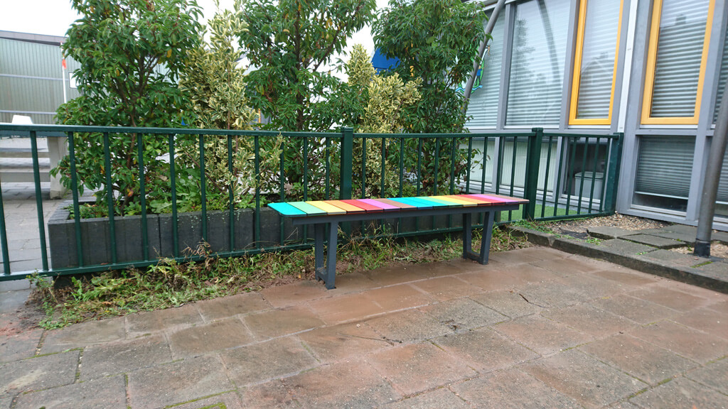 6034 Regenboogbank Simple