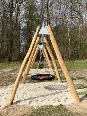 8102 Robinia nestschommel