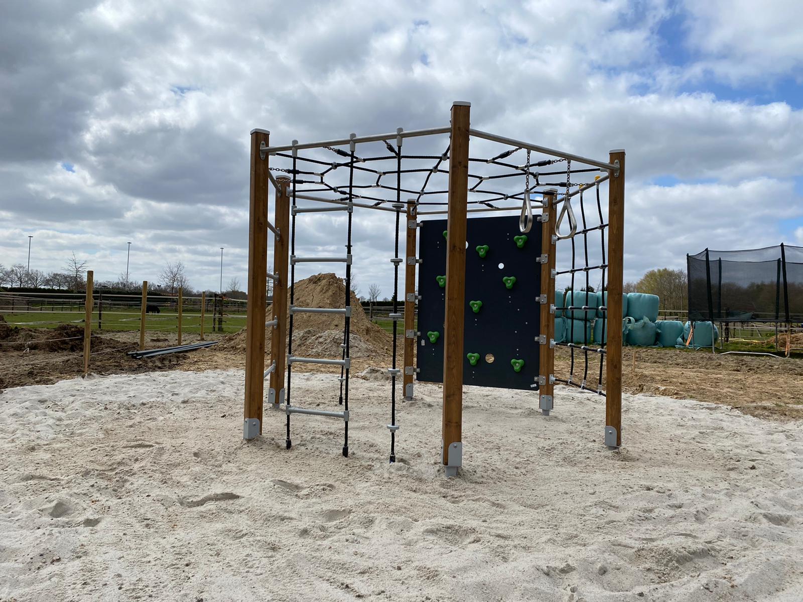 8028 Newcastle houten speeltoestel 200 cm