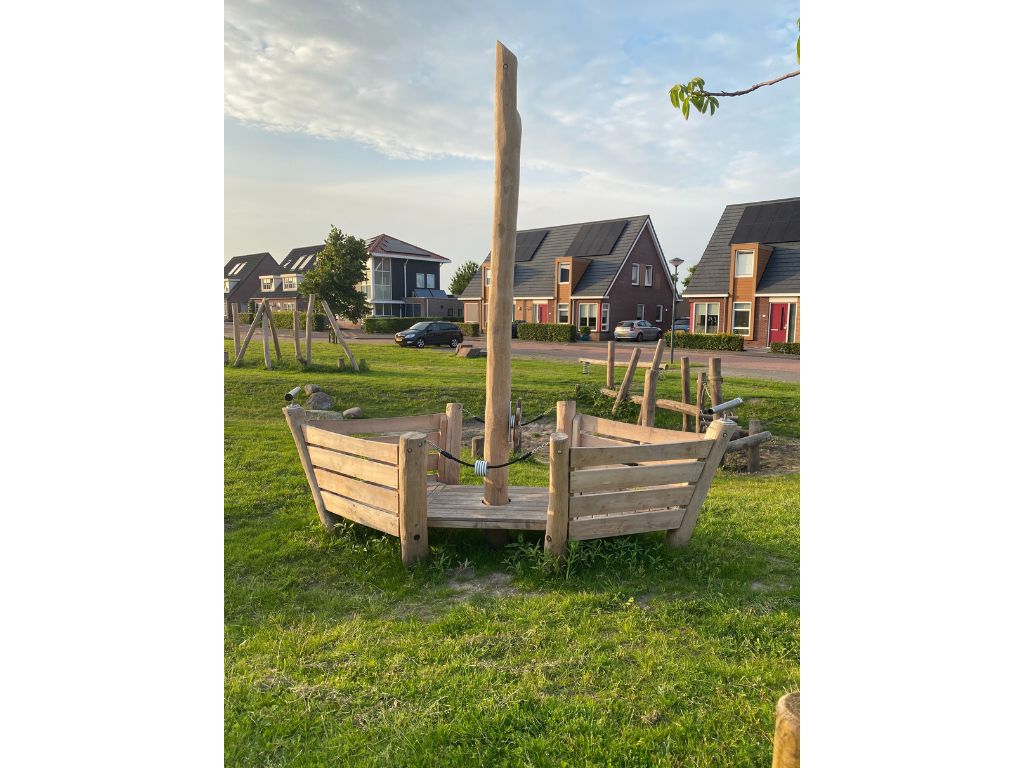 Robinia speelboot Elim (2)