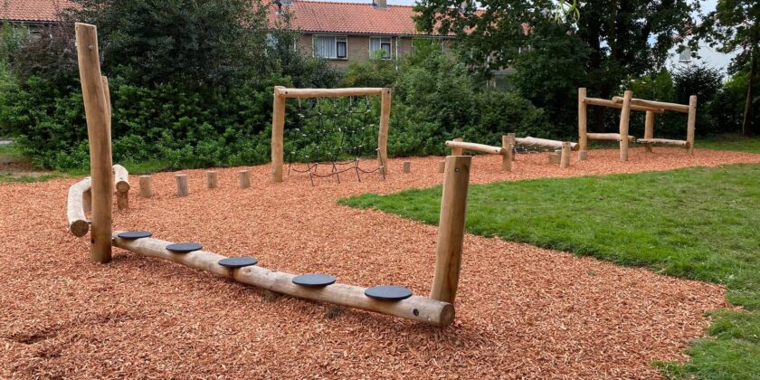 groen schoolplein pad