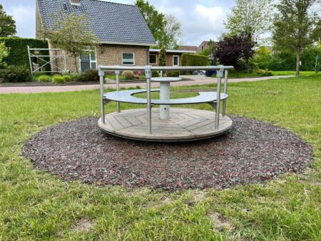 Robinia draaimolen met Technomulch