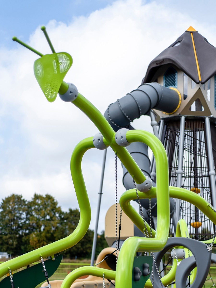 Metalen speeltoestel