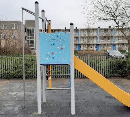 1122-Metalen-speeltoestel-Toledo.jpg 1122-Metalen-speeltoestel-Toledo.jpg