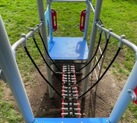 1125-Cambridge-metalen-speeltoestel-1.jpg 1125-Cambridge-metalen-speeltoestel-1.jpg