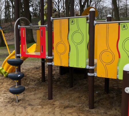 1226-Matthew-metalen-speeltoestel-1.jpg 1226-Matthew-metalen-speeltoestel-1.jpg