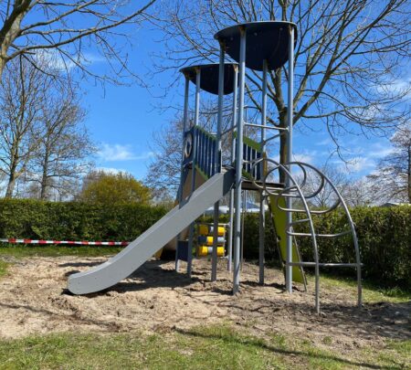 1710-Sorrento-metalen-speeltoestel-12.jpg 1710-Sorrento-metalen-speeltoestel-12.jpg