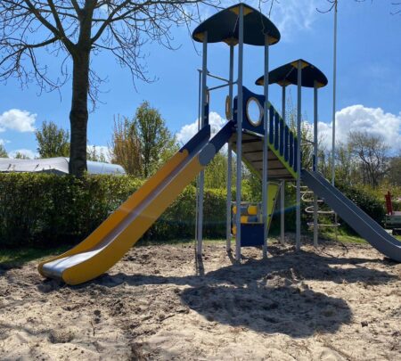 1710-Sorrento-metalen-speeltoestel.jpg 1710-Sorrento-metalen-speeltoestel.jpg