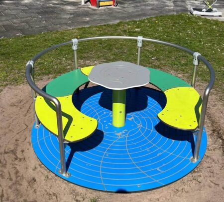 4002-Draaimolen-met-bank