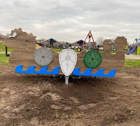 5033-Drakenboot-2.jpg 5033-Drakenboot-2.jpg