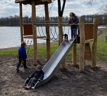 81_1_11Vlll20-Speeltoestel-Thorian-2.jpg 81_1_11Vlll20-Speeltoestel-Thorian-2.jpg