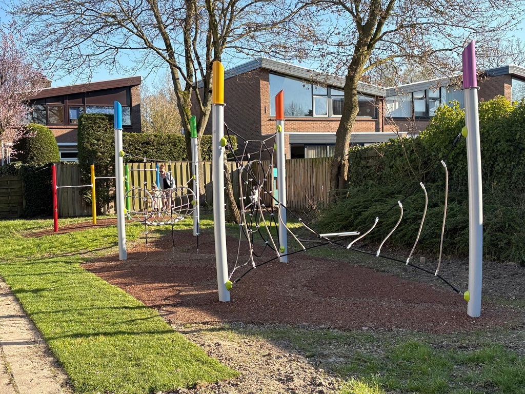 Cyaan klimtoestel (1)