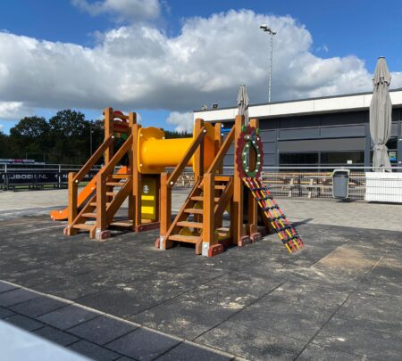 G561-Mammoet-met-kruiptunnel-en-rechte-glijstang-2.jpg G561-Mammoet-met-kruiptunnel-en-rechte-glijstang-2.jpg