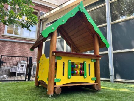 Houten-speelhuisje-het-Winkeltje.jpg Houten-speelhuisje-het-Winkeltje.jpg