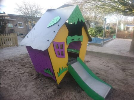 Lillyslide-huisje-met-glijbaan-7030.jpg