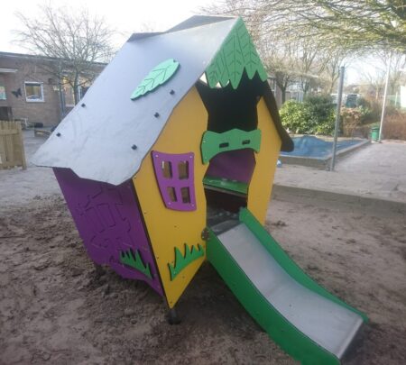 Lillyslide-huisje-met-glijbaan-7030.jpg Lillyslide-huisje-met-glijbaan-7030.jpg