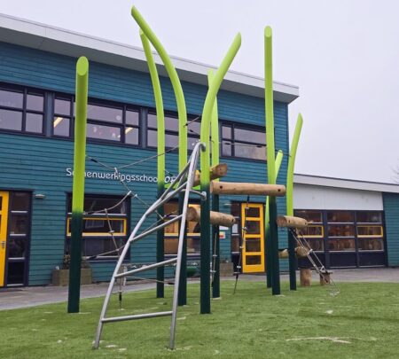 Metalen speeltoestel Ezinge Metalen speeltoestel Ezinge