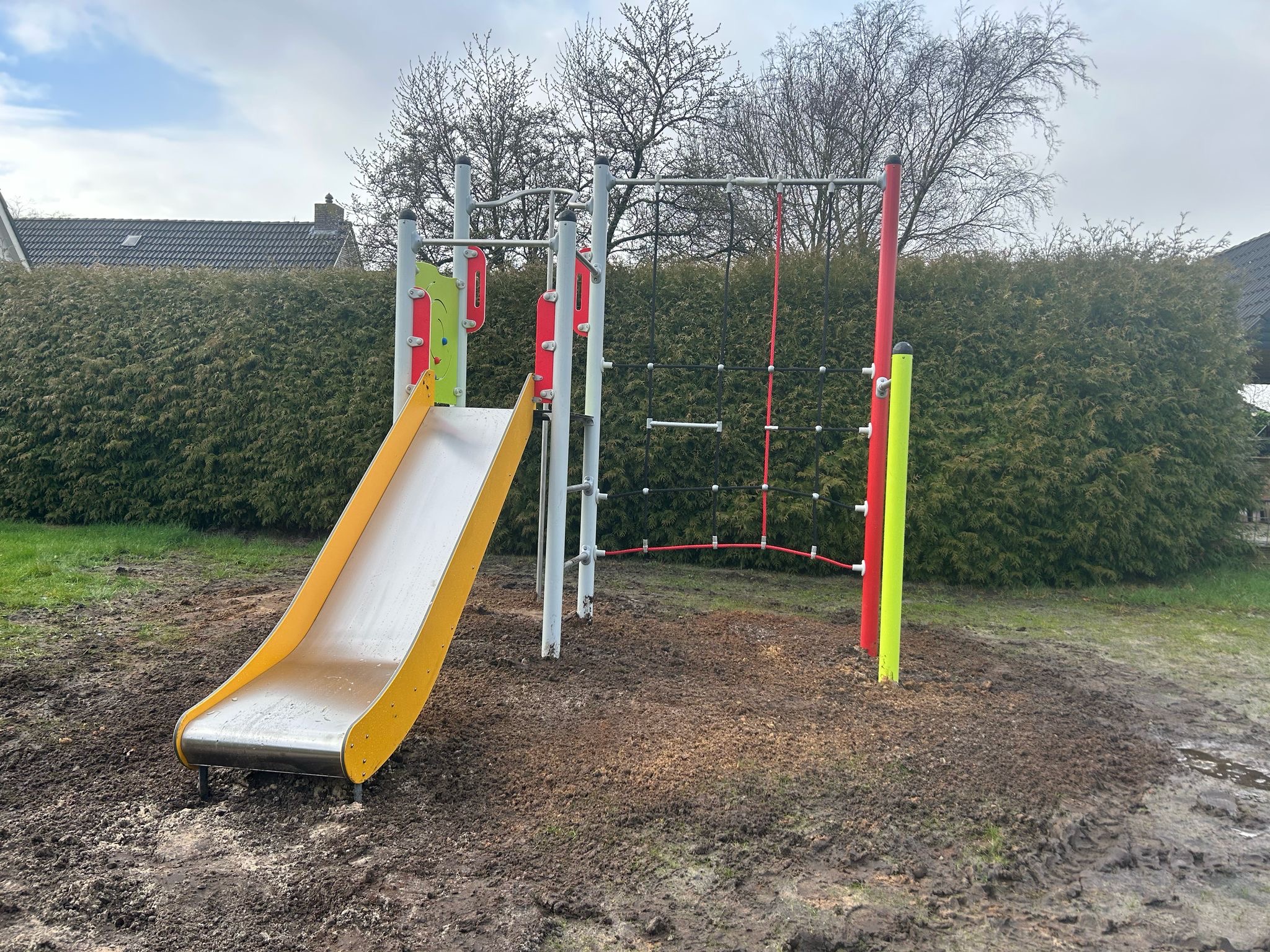 Metalen speeltoestel Toledo (2) Metalen speeltoestel Toledo (2)