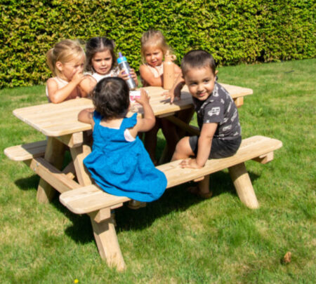 P555 Robinia picknicktafel 1