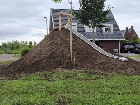 RVS heuvelglijbaan met platform (1)