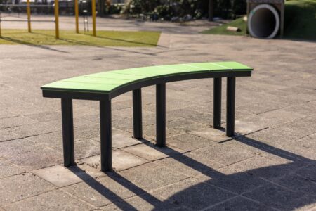 Regenboogbank gebogen (1)