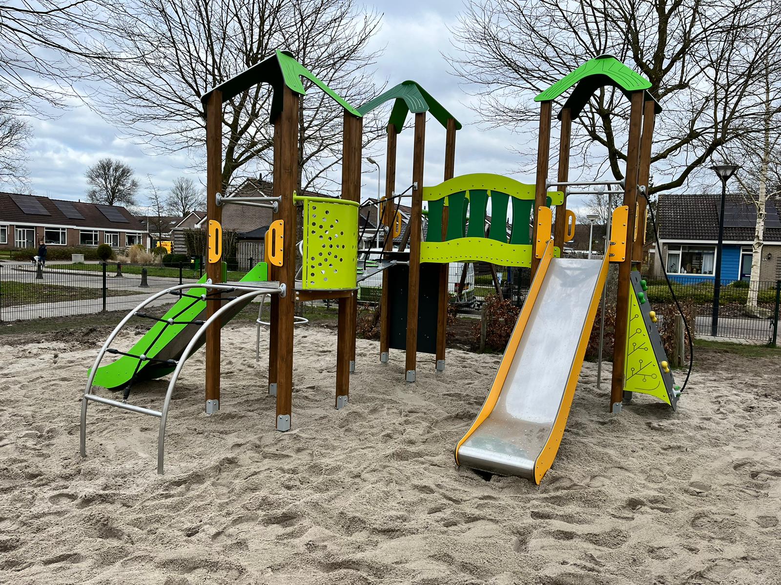 Rhapsody (4) Rhapsody (4)