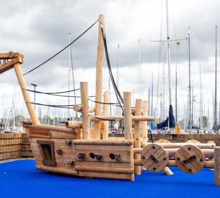 Robinia Piratenboot Albatros (7) Robinia Piratenboot Albatros (7)