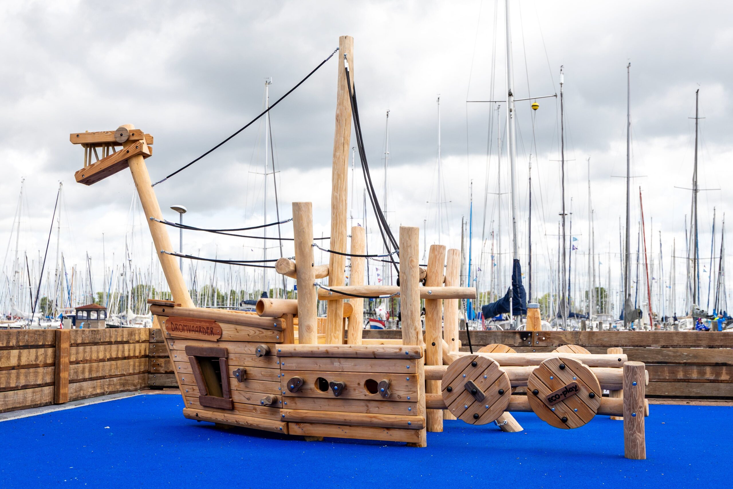Robinia Piratenboot Albatros (7) Robinia Piratenboot Albatros (7)