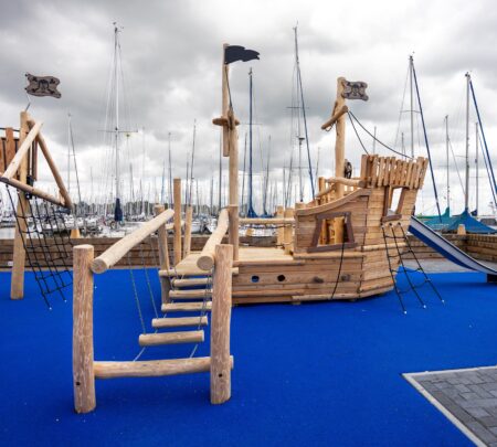 Robinia Piratenboot Albatros (9) Robinia Piratenboot Albatros (9)