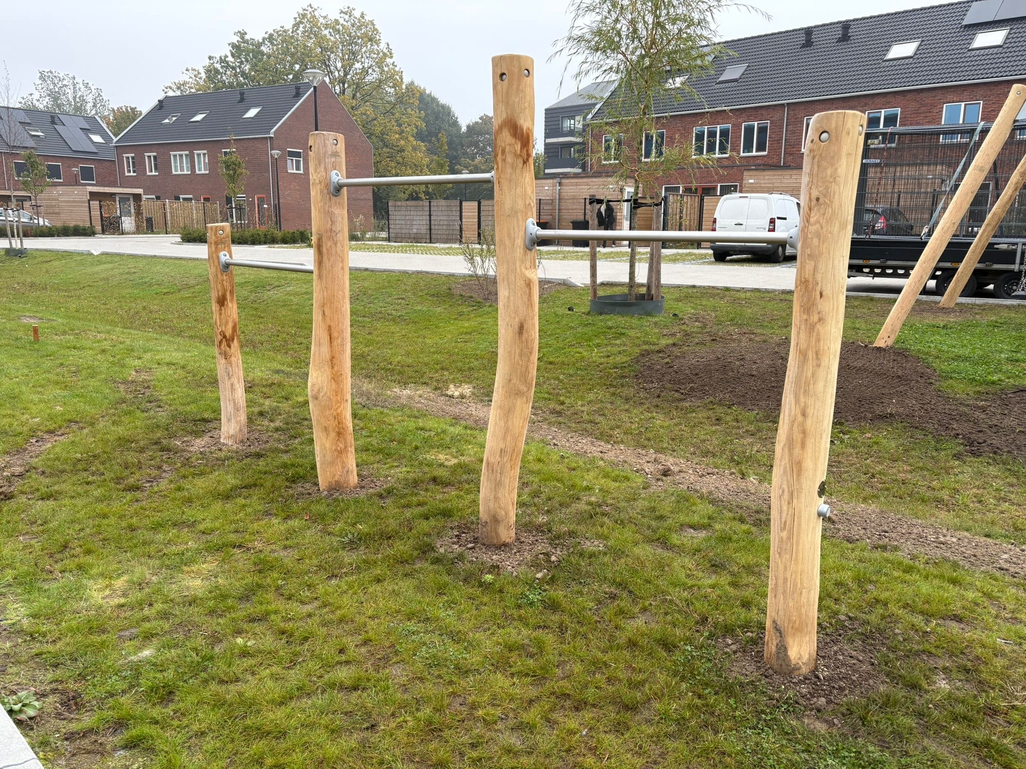 Robinia duikelrek 3-delig (1)-min Robinia duikelrek 3-delig (1)-min