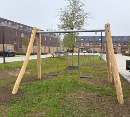 Robinia duo schommel (4)-min Robinia duo schommel (4)-min