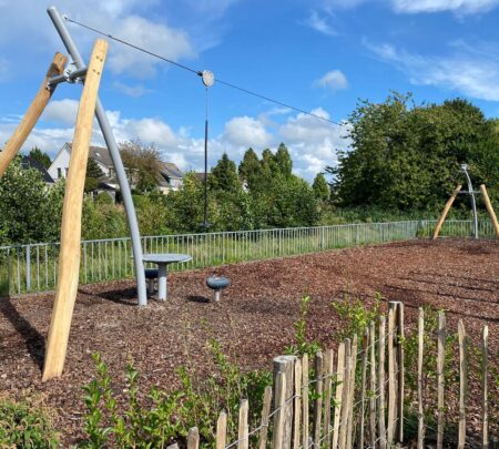 Robinia-kabelbaan-3.jpg Robinia-kabelbaan-3.jpg