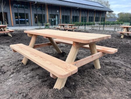 Robinia picknicktafel