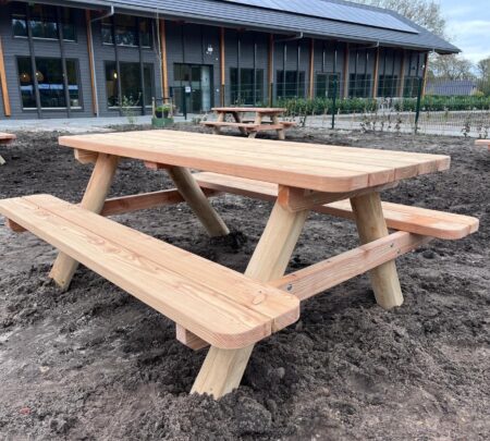 Robinia picknicktafel