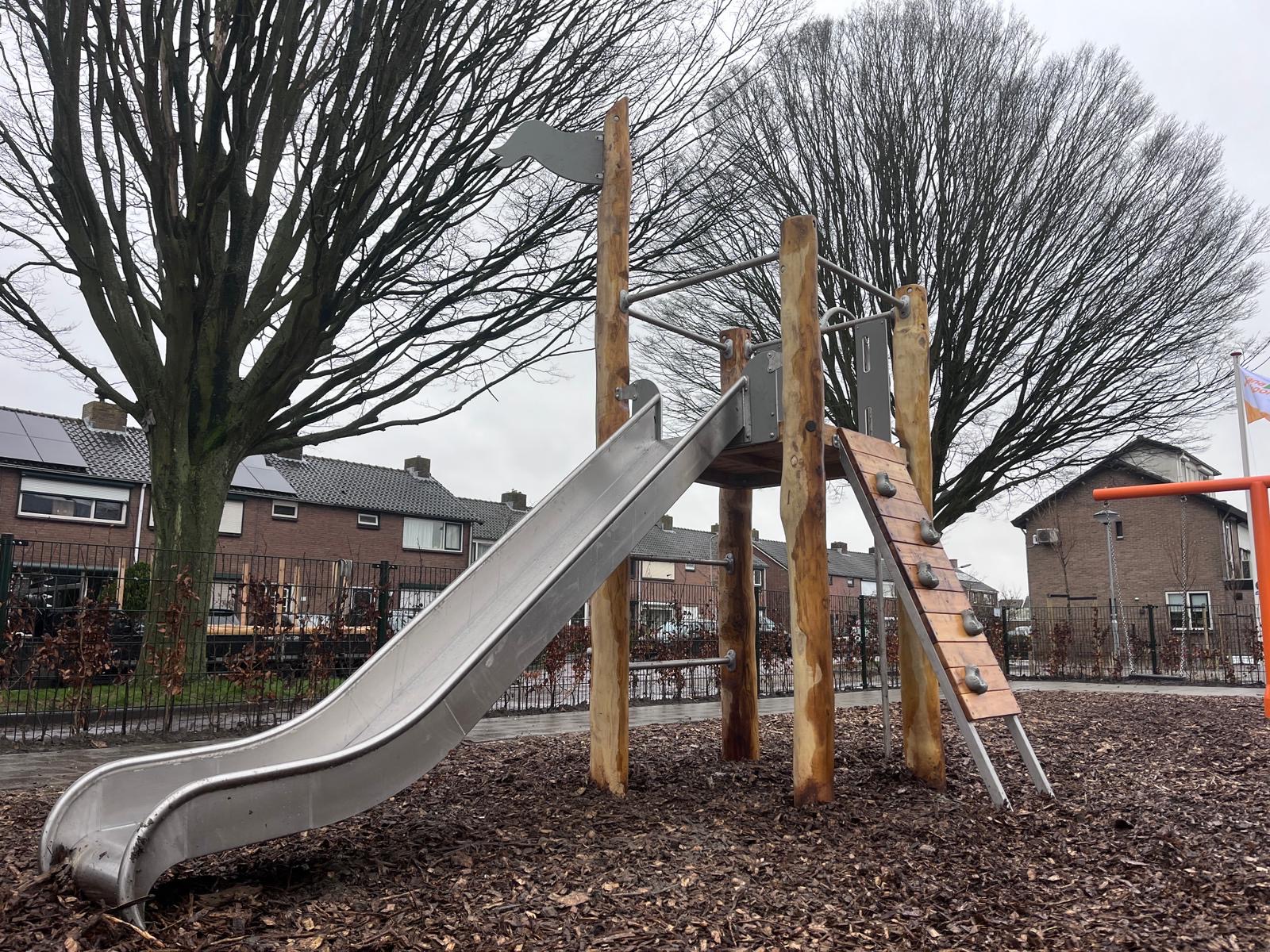 Robinia toren Ivar (2)