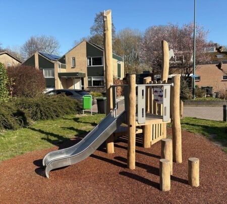 Robinia zandspeeltoestel Knud (4)