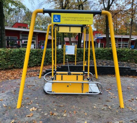 Rolstoelschommel-3.jpg Rolstoelschommel-3.jpg