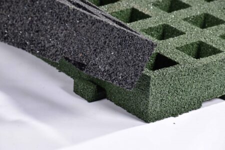 Rubberen grastegel (3) Rubberen grastegel (3)