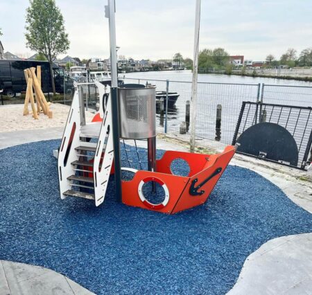 Speelboot.jpg Speelboot.jpg