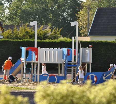 Speelboot Damien (4) Speelboot Damien (4)