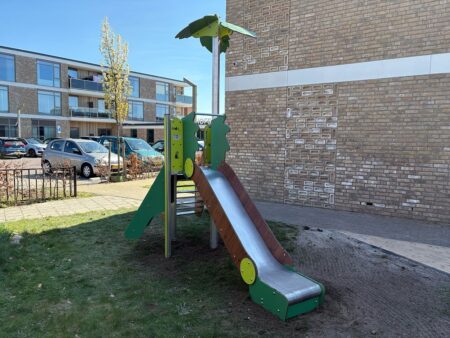 Speeltoestel Arthur (1) Speeltoestel Arthur (1)