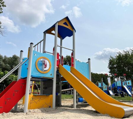 Speeltoestel-Aurora.jpg Speeltoestel-Aurora.jpg