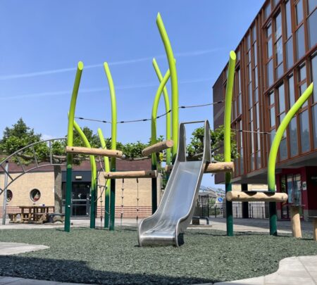 Speeltoestel Olympe met glijbaan en duikelrek (3) Speeltoestel Olympe met glijbaan en duikelrek (3)