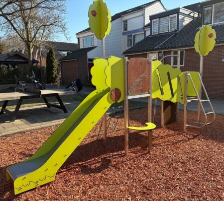 Speeltoestel Roxane (2) Speeltoestel Roxane (2)