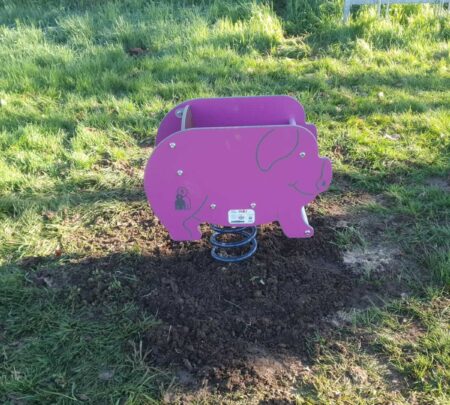 Veerfiguur-varken-2.jpeg Veerfiguur-varken-2.jpeg