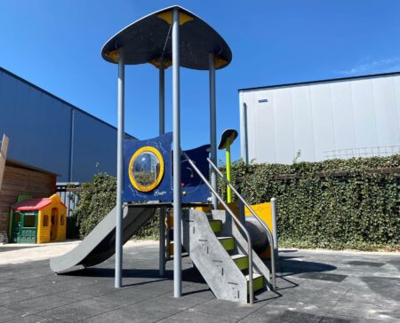 Westminder-metalen-speeltoestel.jpg Westminder-metalen-speeltoestel.jpg