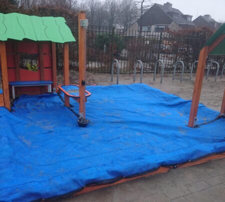 Zandbak-Cowboy-2-8053-incl.-afdekzeil.jpg Zandbak-Cowboy-2-8053-incl.-afdekzeil.jpg