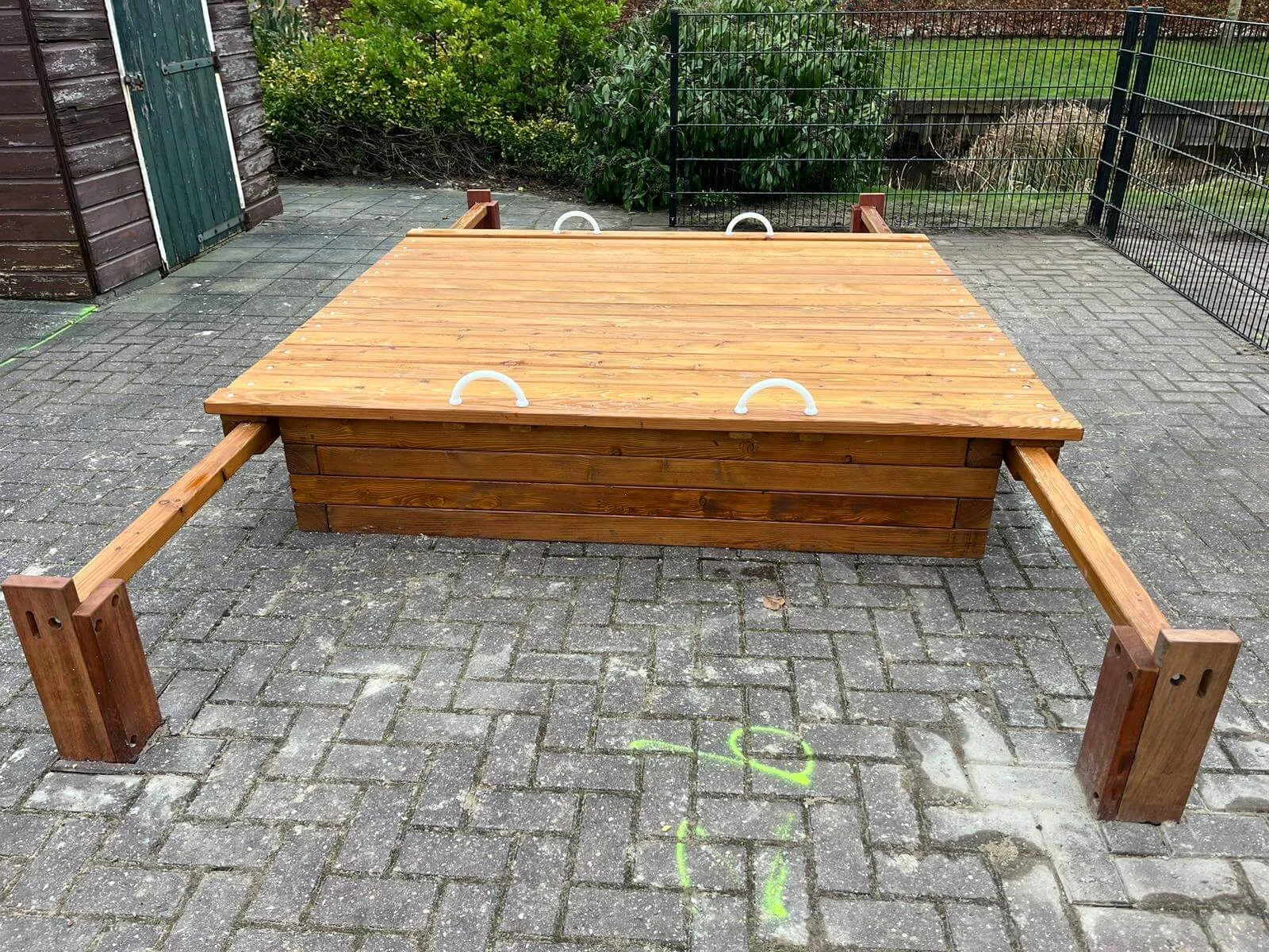 Zandbak-met-schuifdeksel-1.jpg