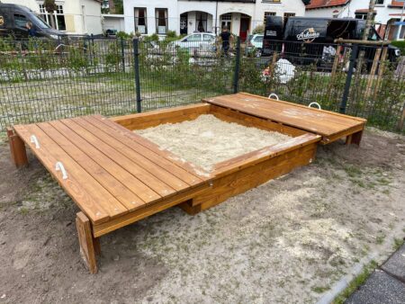 Zandbak-met-schuifdeksel.jpg Zandbak-met-schuifdeksel.jpg
