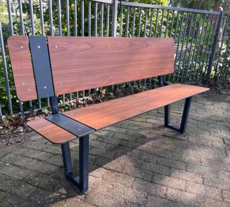 Zitbank met rugleuning (1) Zitbank met rugleuning (1)